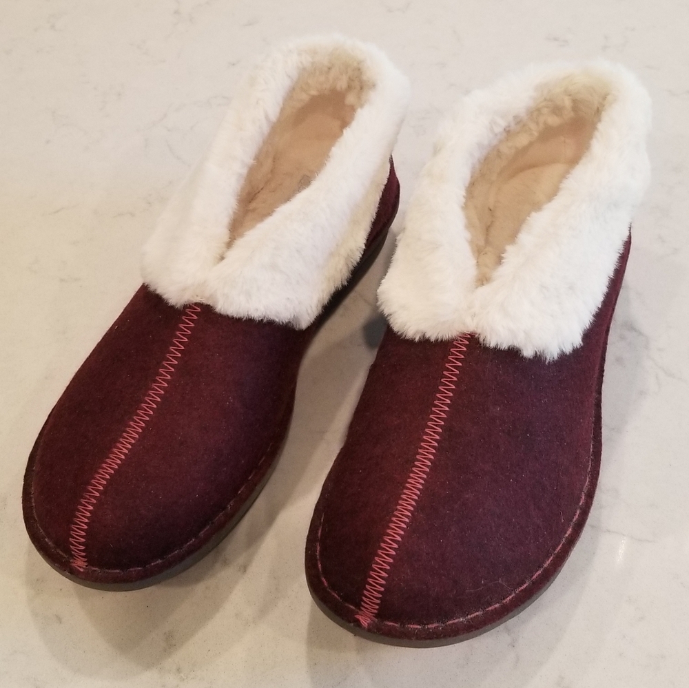 Women's Step Flow Slipper- pantuflas Size 10 M